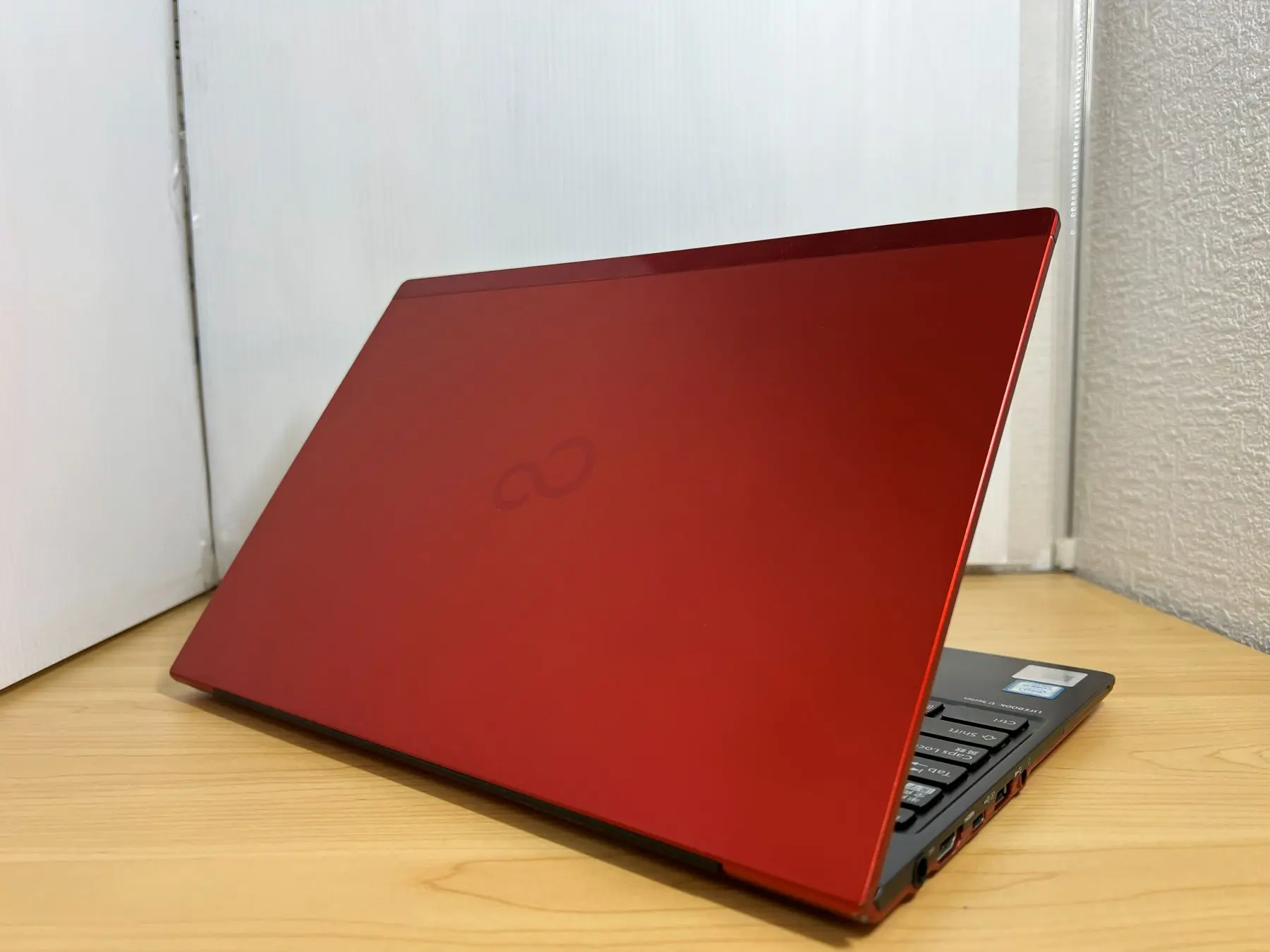 LIFEBOOK U938/V(CPU： Core i5 8350U 1.7GHz/メモリ：8GB/SSD：256GB)