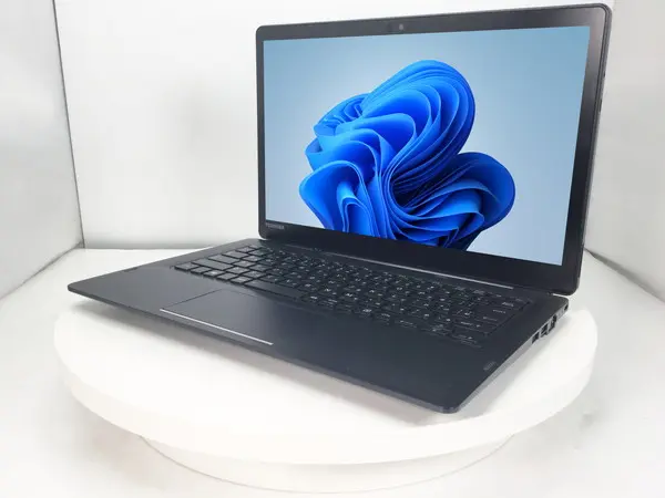 Dynabook D83/M（第8世代CPU）

