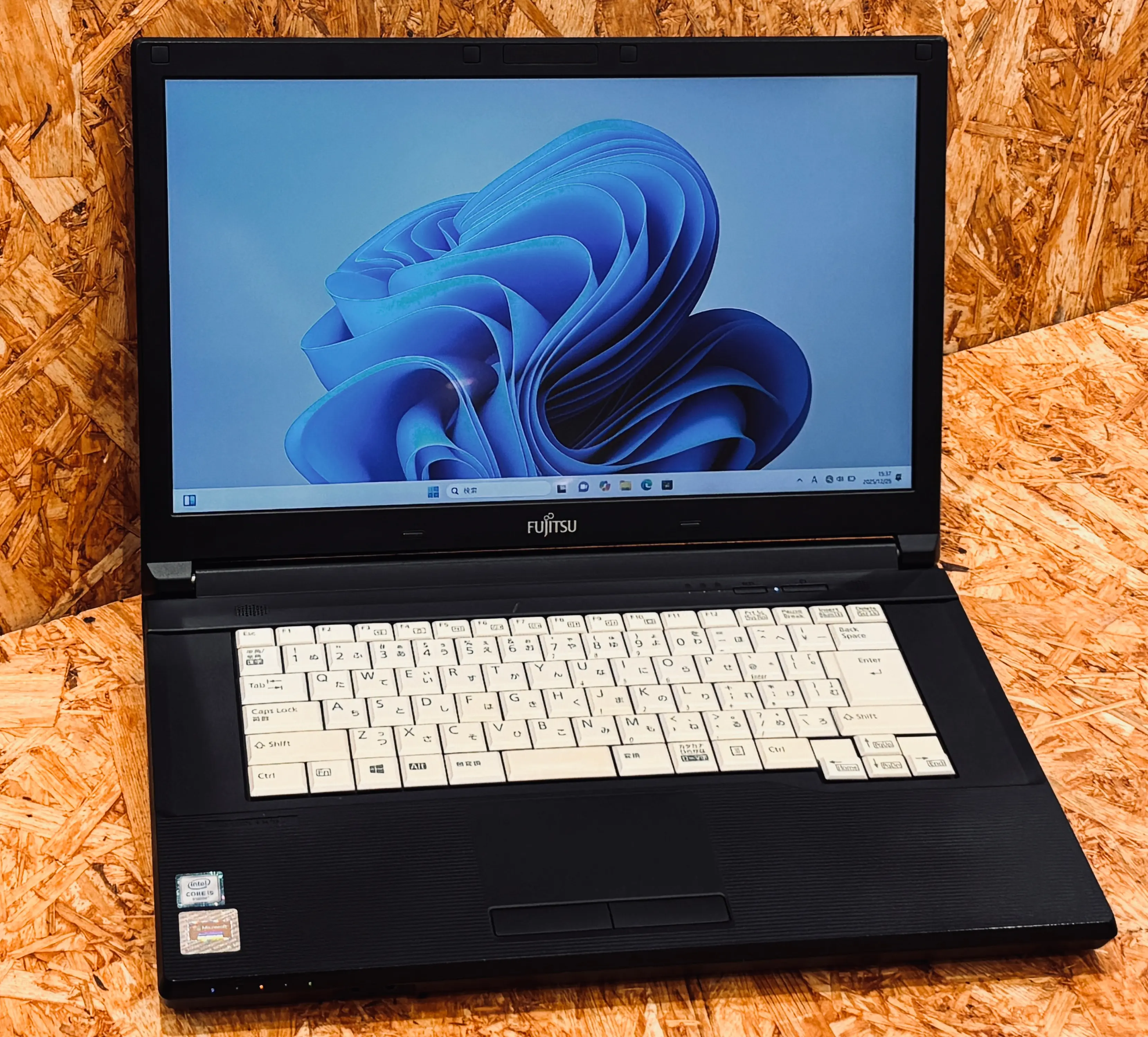 富士通 LIFEBOOK A576/P （第6世代CPU）