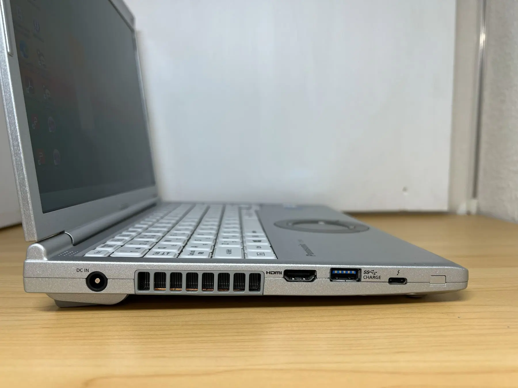 Let's note SV1(CPU： Core i5 1145G7 2.6GHz/メモリ：16GB/SSD：256GB)