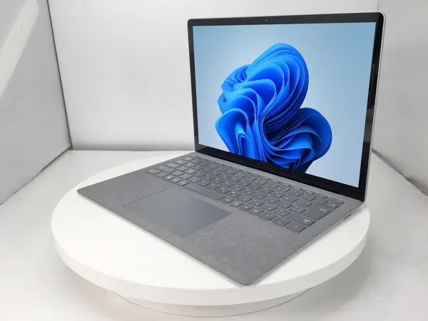 Microsoft Surface Laptop 5（第12世代CPU）