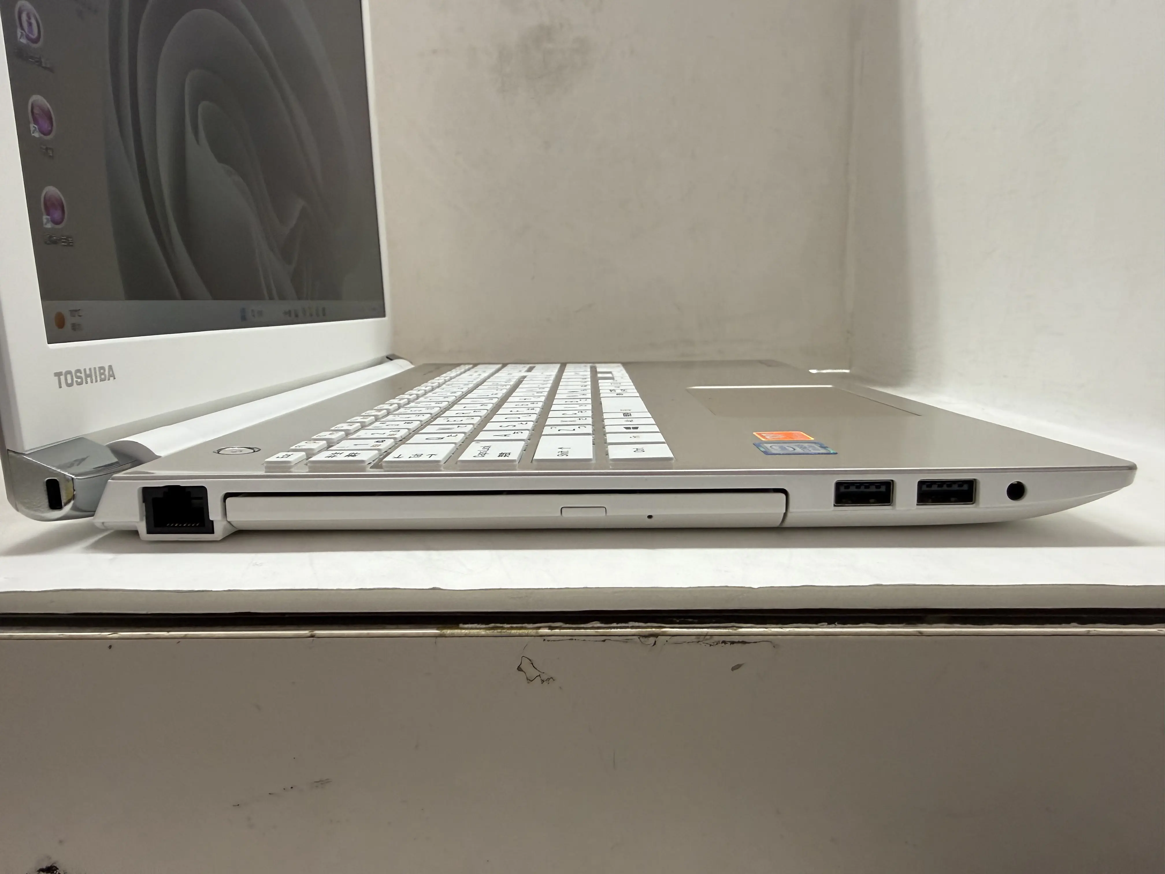 第8世代ＤynabookEX/5GG i5-8250U SSD256G M16G 第8世代DynabookEX/5GG i5-8250U SSD256G M16G : 中古パソコン