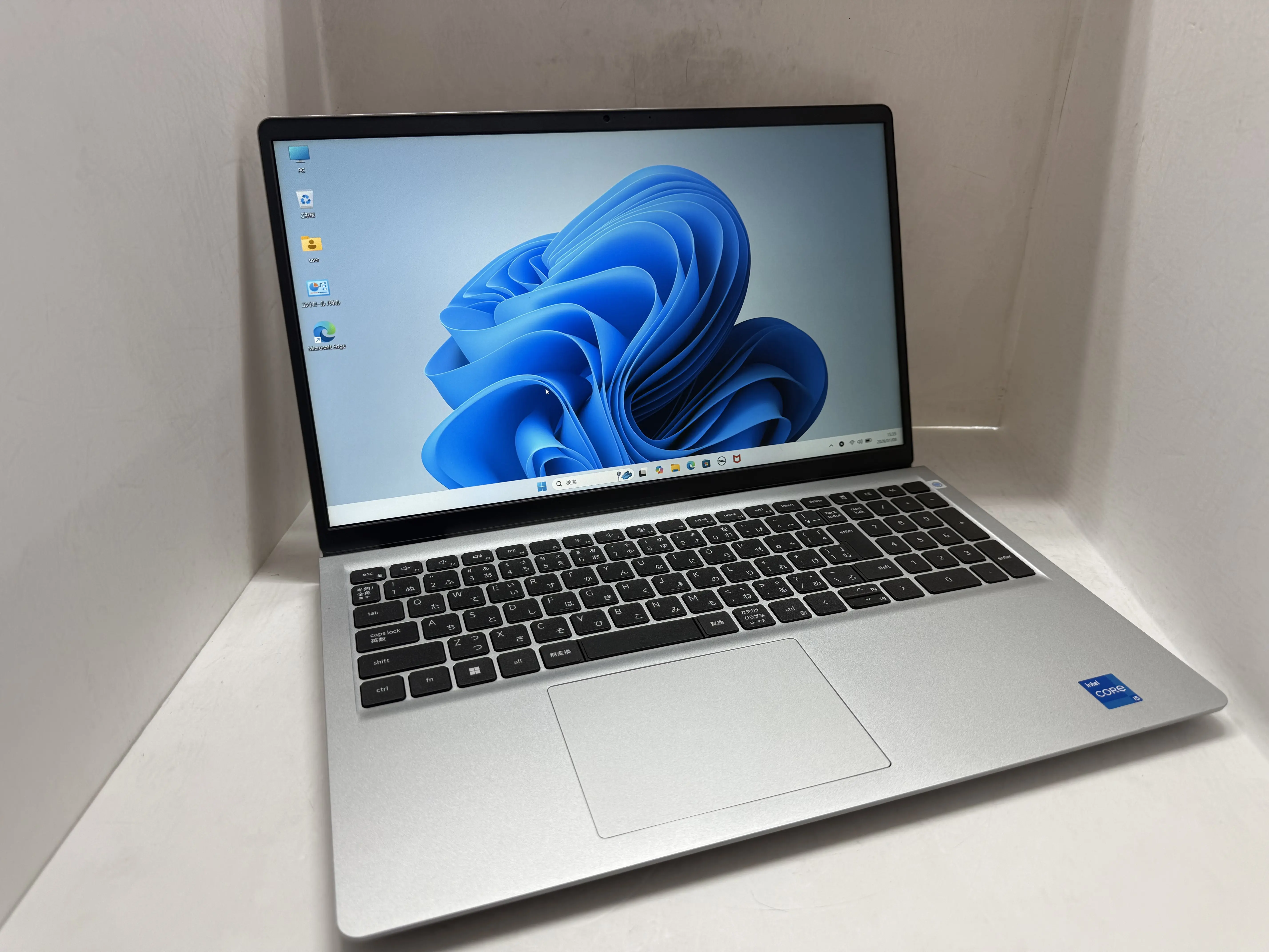 DELL Inspiron15 3520（第12世代Corei5）