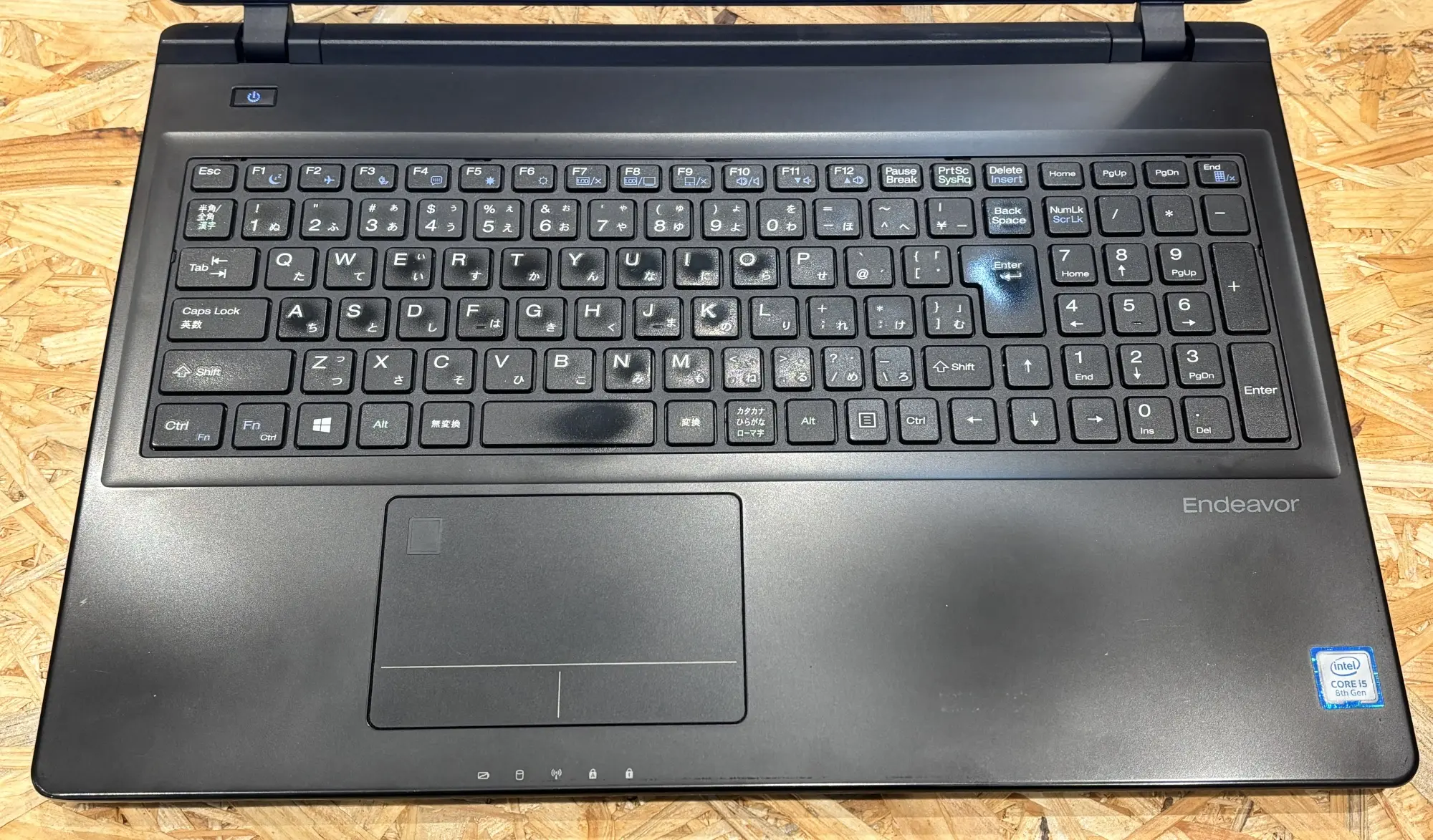 EPSON Endeavor NJ4300(CPU：Core i5 8265U 1.6GHz/メモリ：16GB/SSD