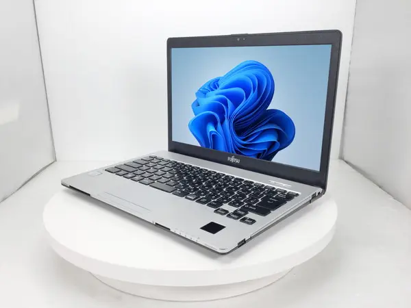 富士通 LIFEBOOK S937/T（第7世代CPU）