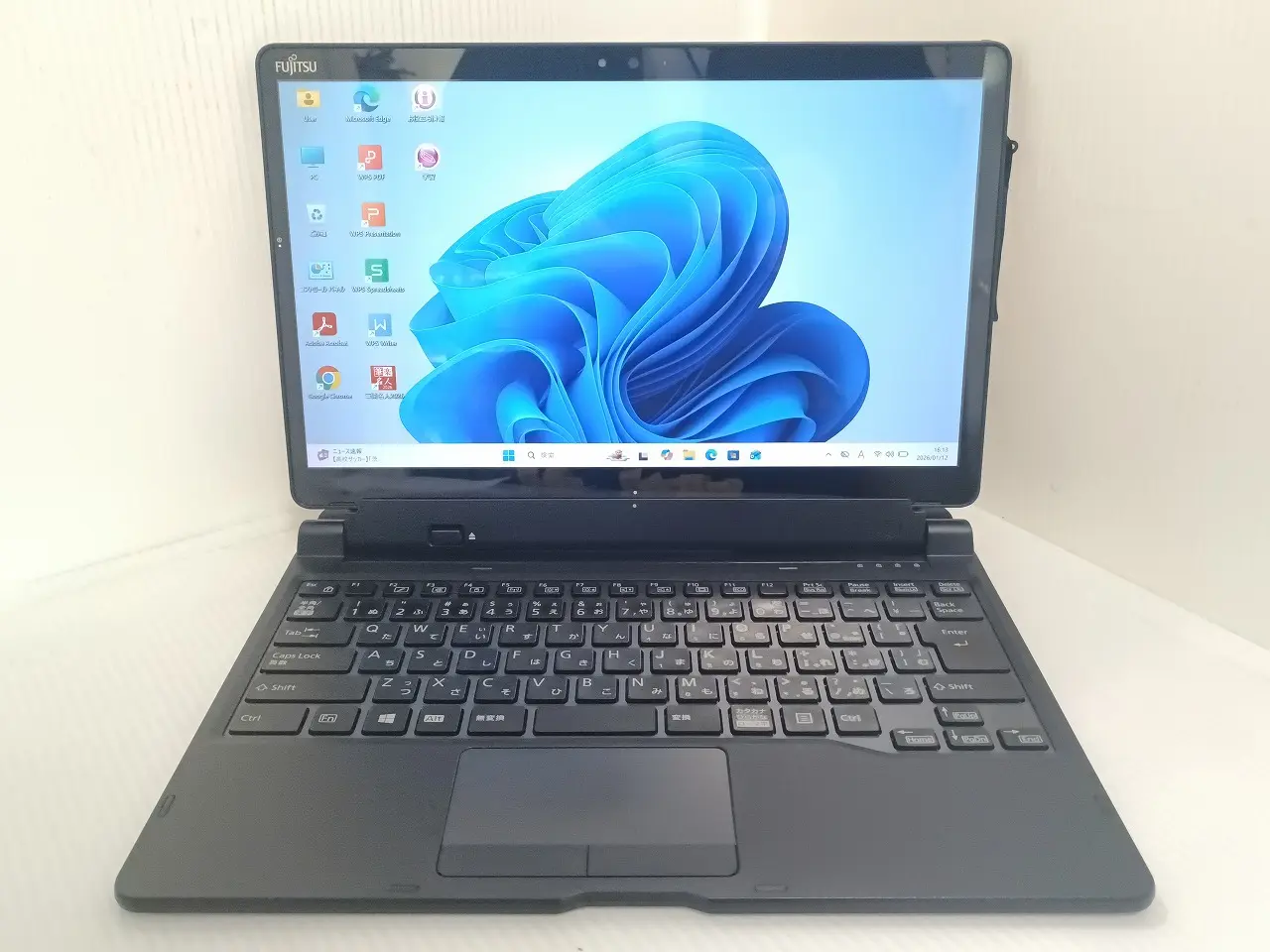 富士通 ARROWS TAB Q738/SB (第8世代CPU)