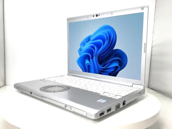 Panasonic Let'snote CF-SV8（第8世代CPU）