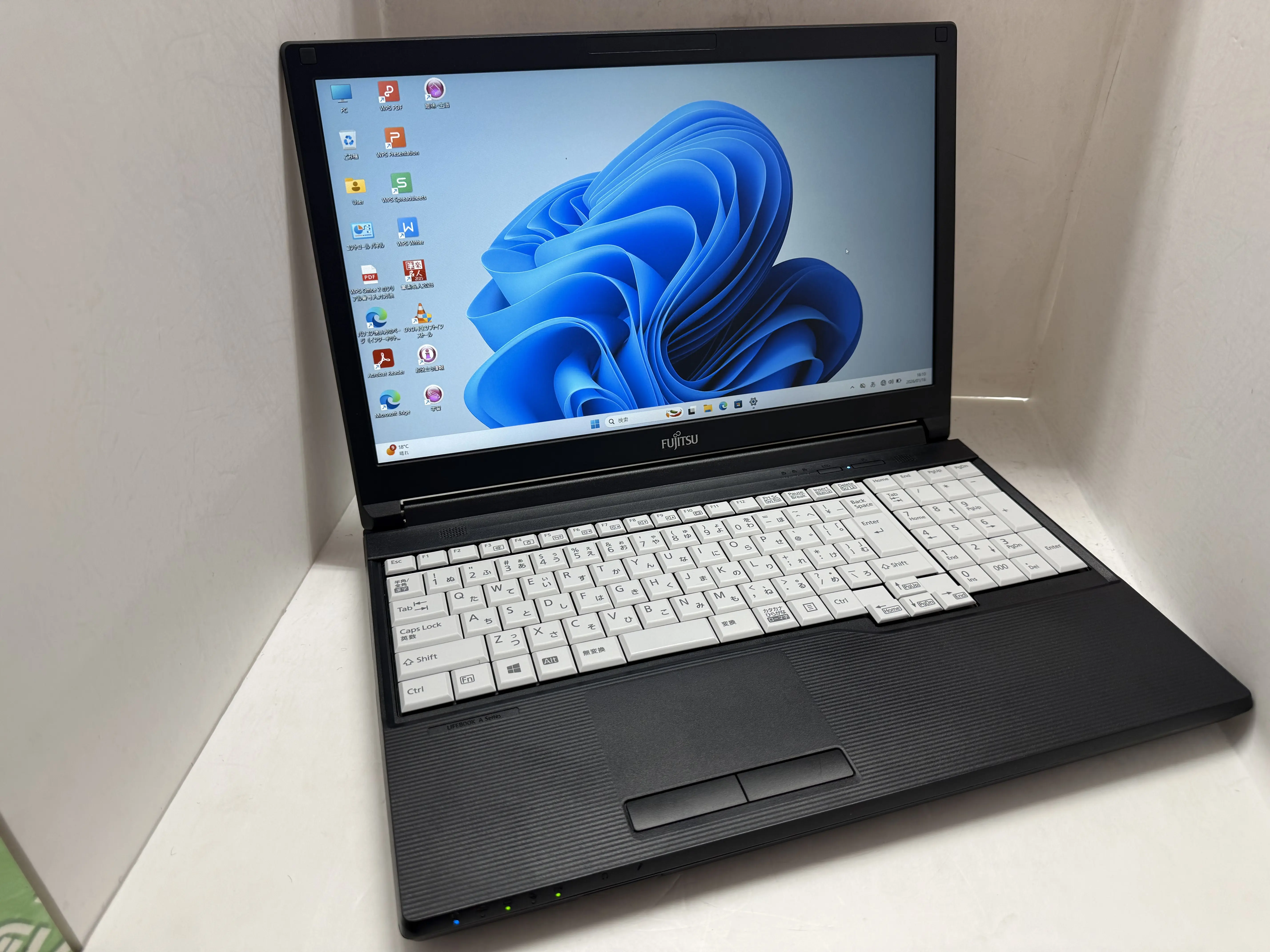 FUJITSU LIFEBOOK A579/B（第8世代Corei5）