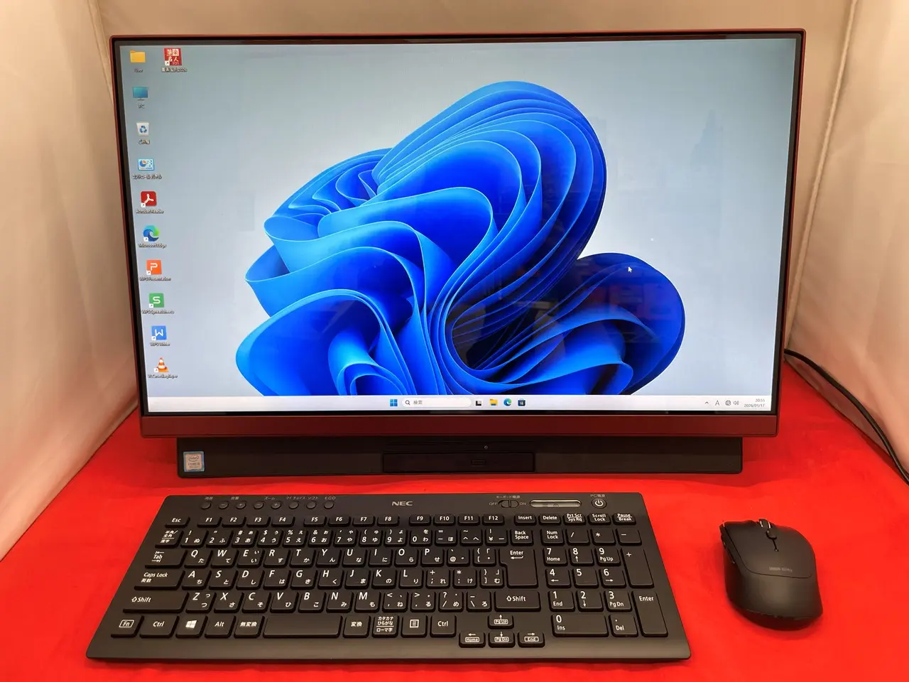 NEC LAVIE Direct PC-GD164VACF (第8世代CPU)