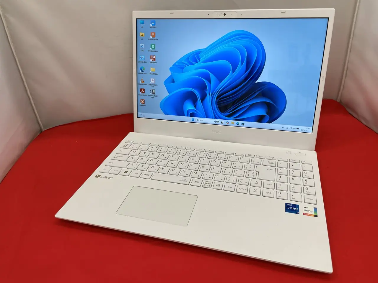 NEC LAVIE N15 N1570/F (第12世代CPU)