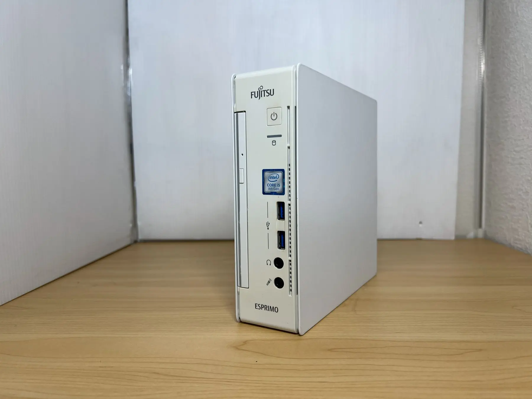 富士通 ESPRIMO Q558/B