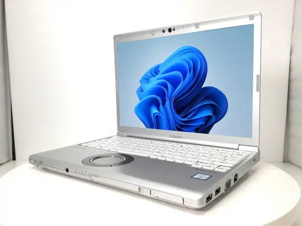 Panasonic Let's note CF-SV8（第8世代CPU）