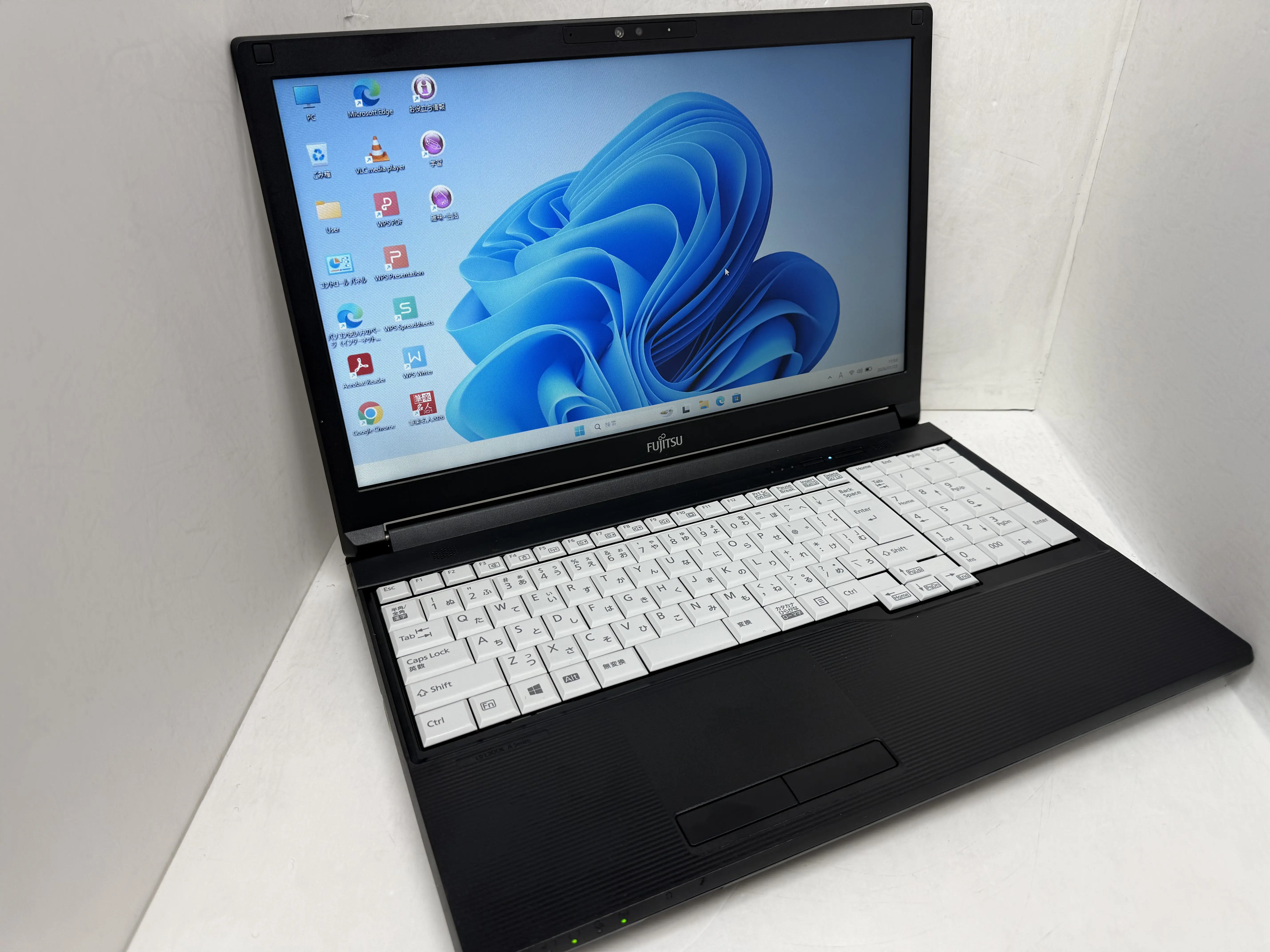 FUJITSU LIFEBOOK A5510/DX（第10世代Corei5）