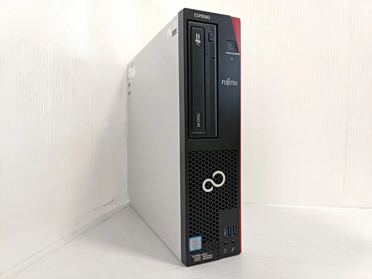 富士通 ESPRIMO D588/T(第8世代CPU)