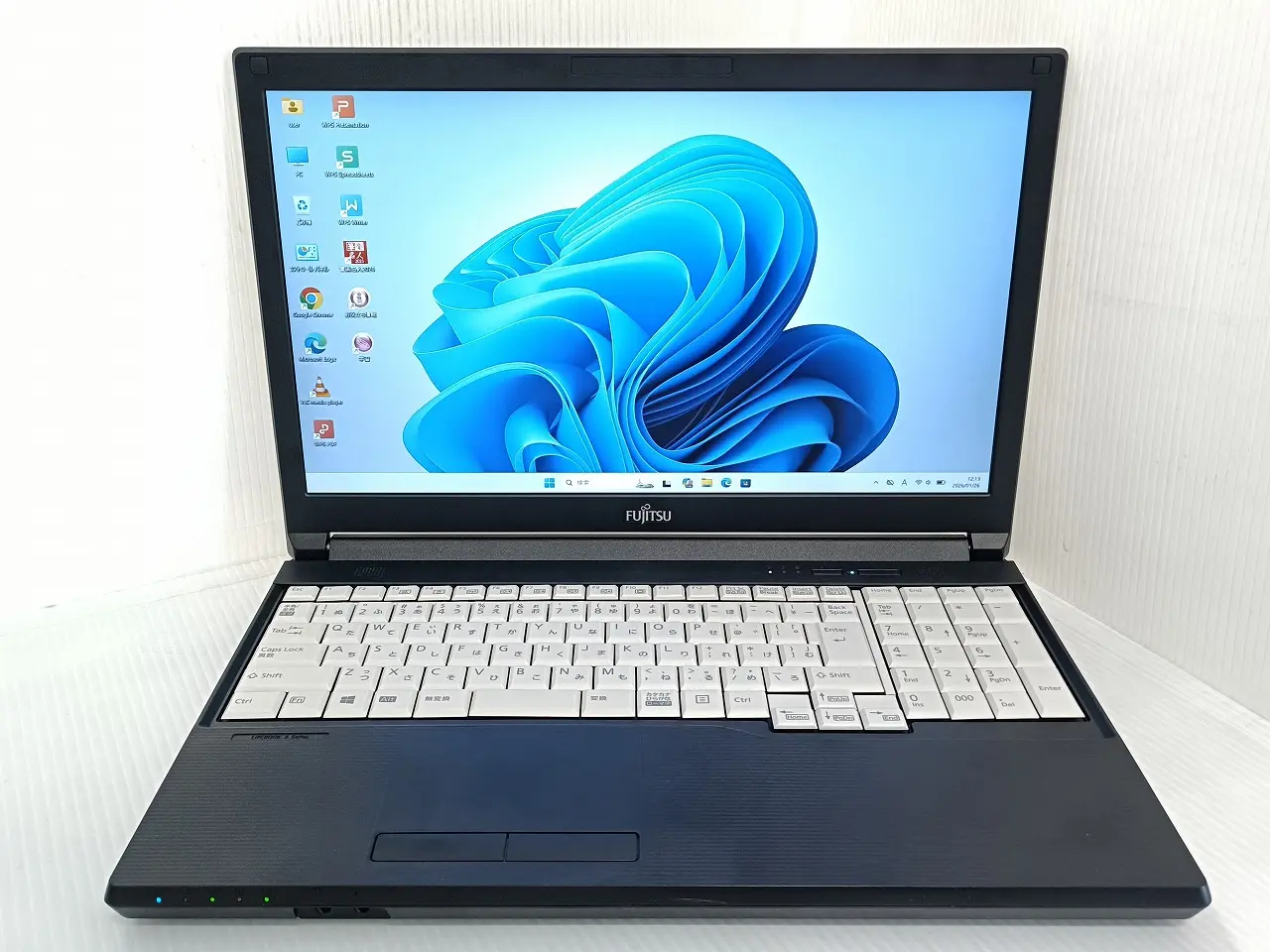 富士通 LIFEBOOK A579/A (第8世代CPU)