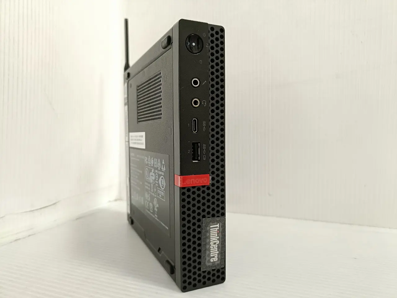 Lenovo ThinkCentre M720q (第9世代CPU)