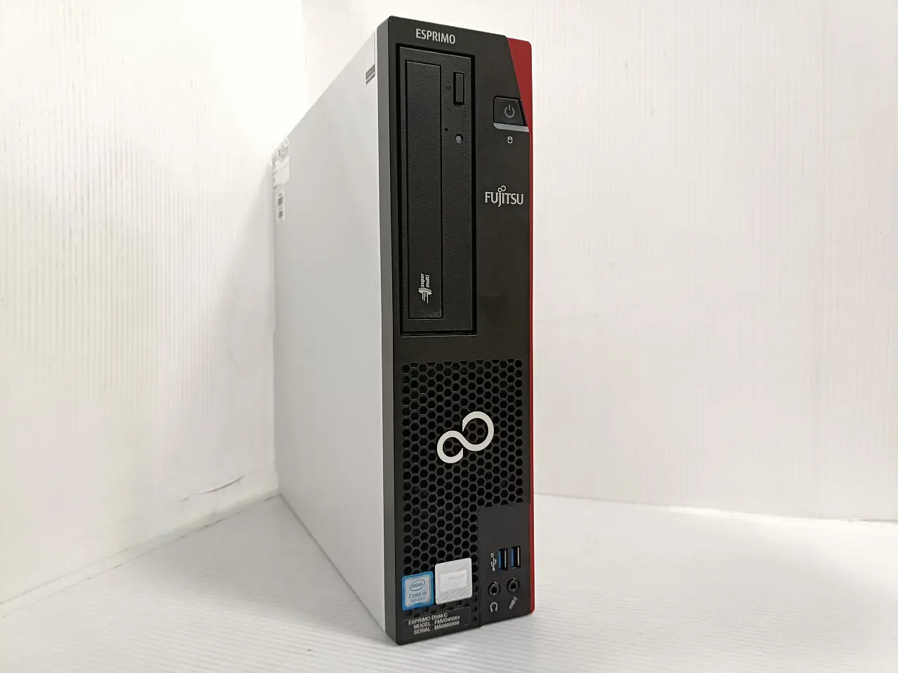 富士通 ESPRIMO D588/C (第9世代CPU)