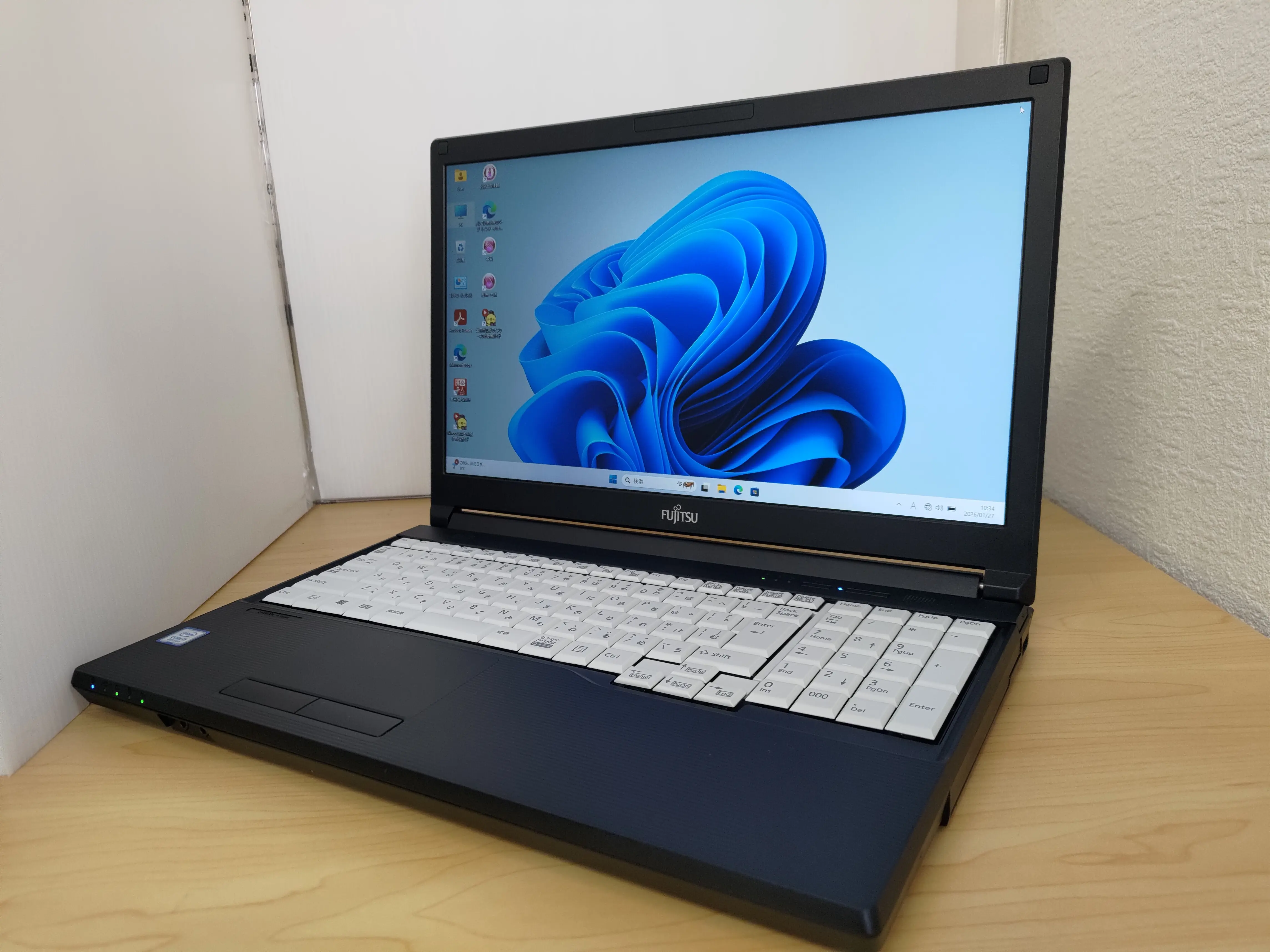 富士通 LIFEBOOK A579/B