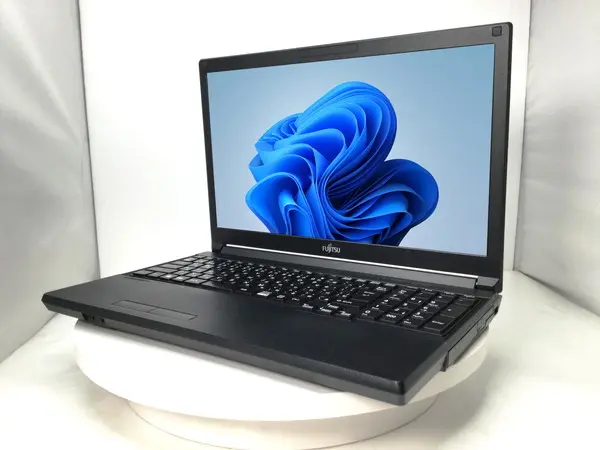 富士通 LIFEBOOK A579/B（第8世代CPU）