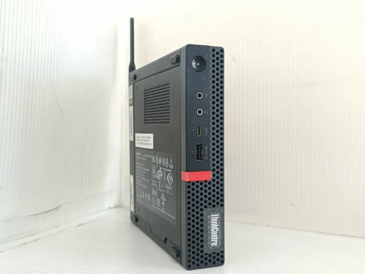 Lenovo ThinkCentre M720q (第9世代CPU)