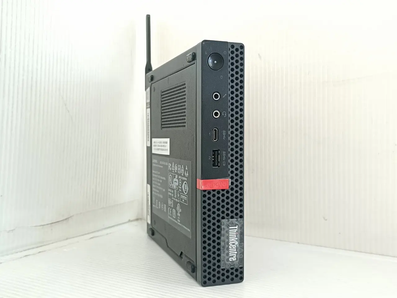 Lenovo ThinkCentre M720q (第9世代CPU)