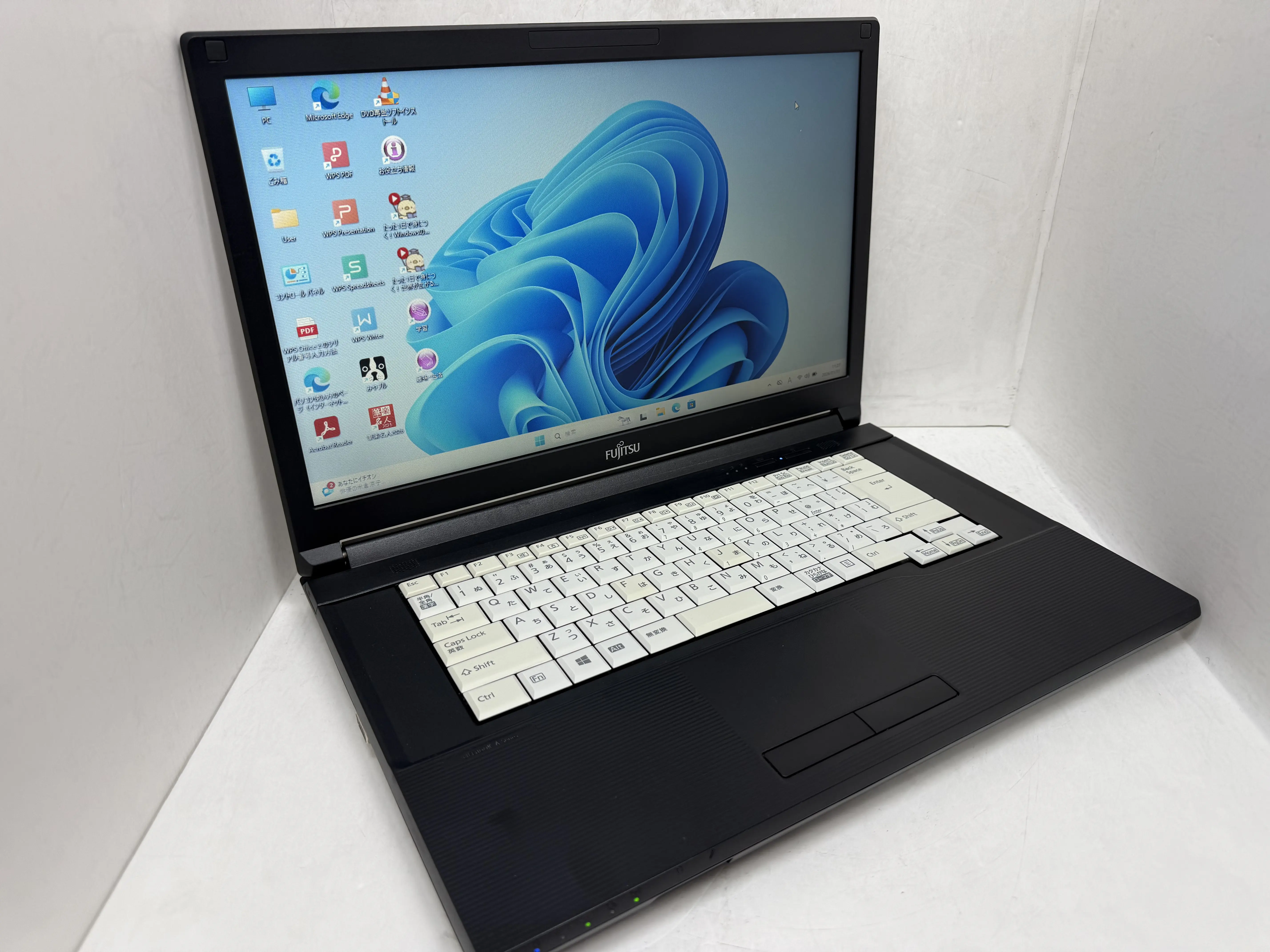 FUJITSU LIFEBOOK A579/B（Celeron4205U）