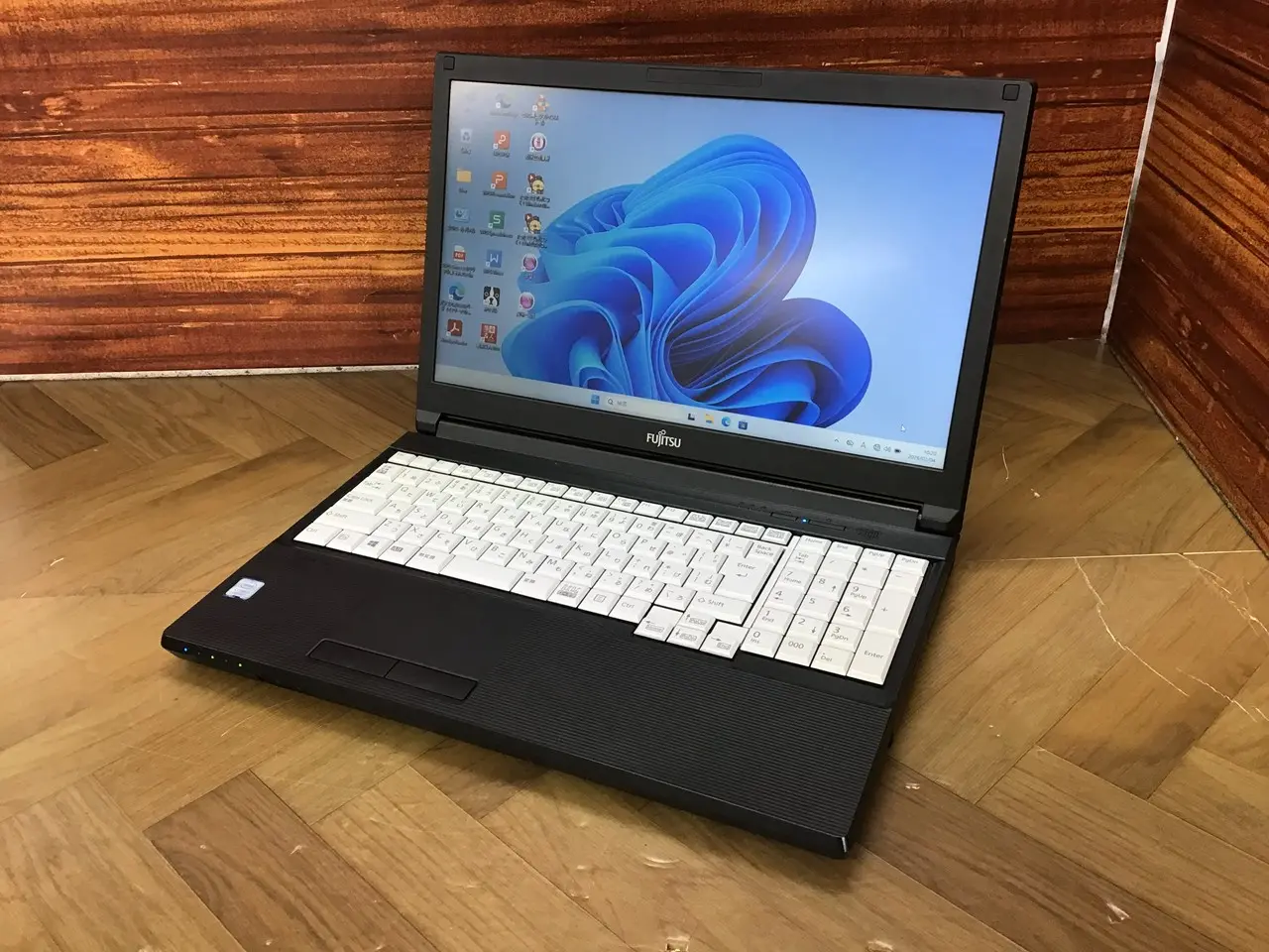 富士通 LIFEBOOK A579/C