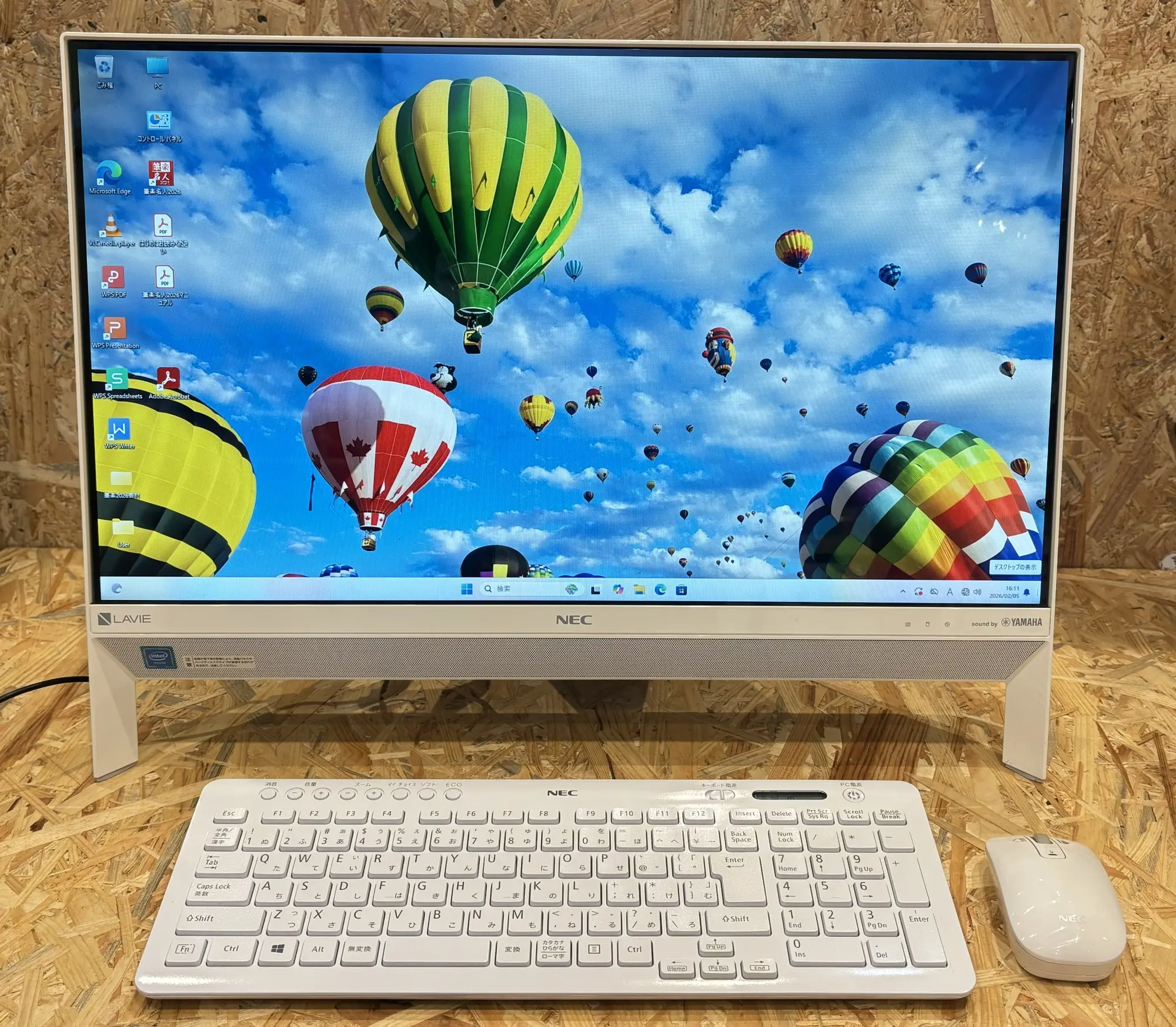 NEC LAVIE Desk All-in-one DA370/KAW （第7世代）