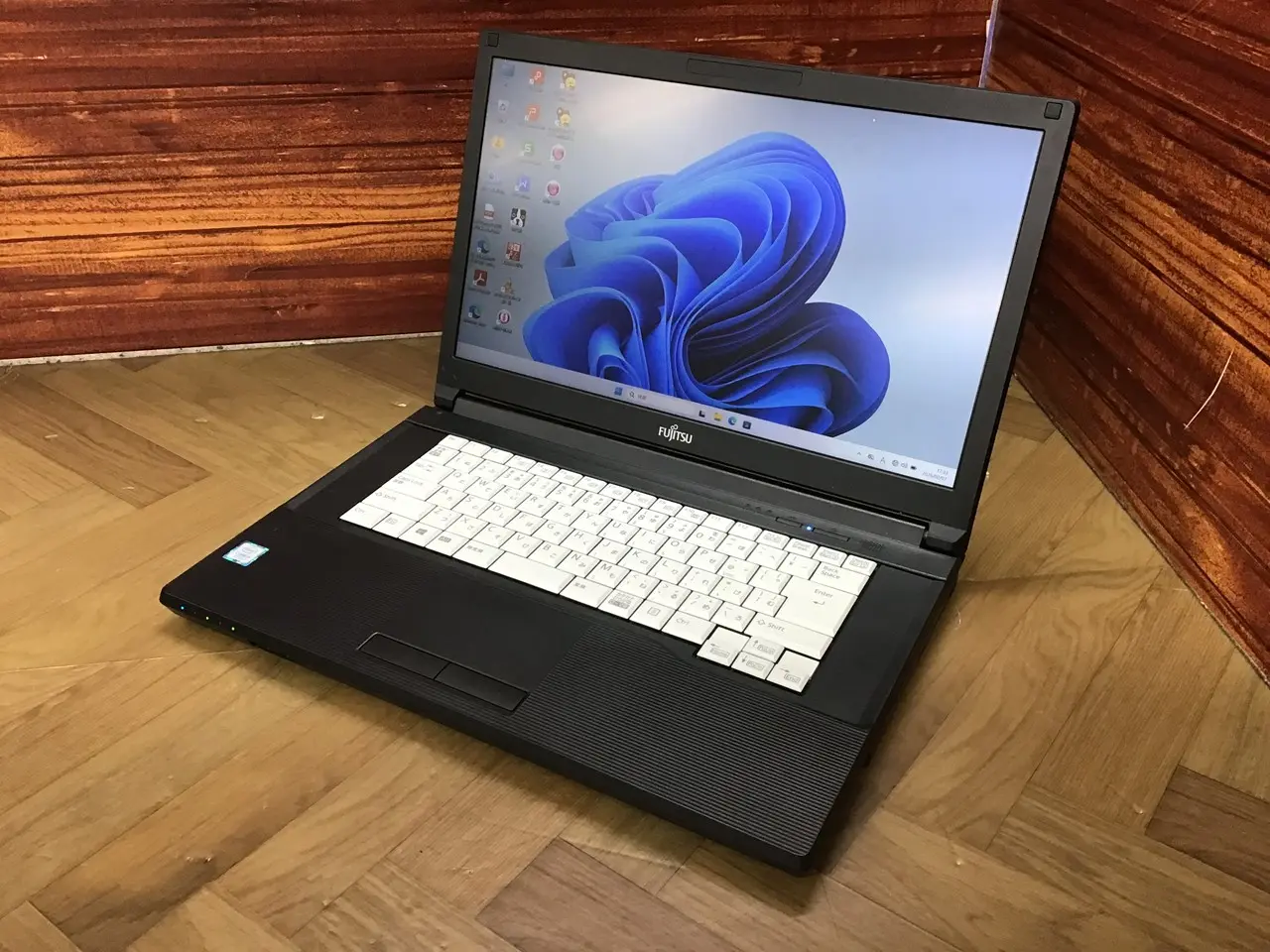 富士通 LIFEBOOK A579/B