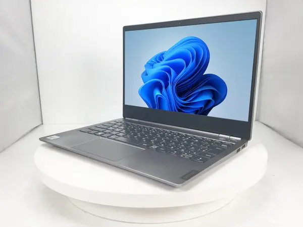 Lenovo ThinkBook 13s IML（第10世代CPU）