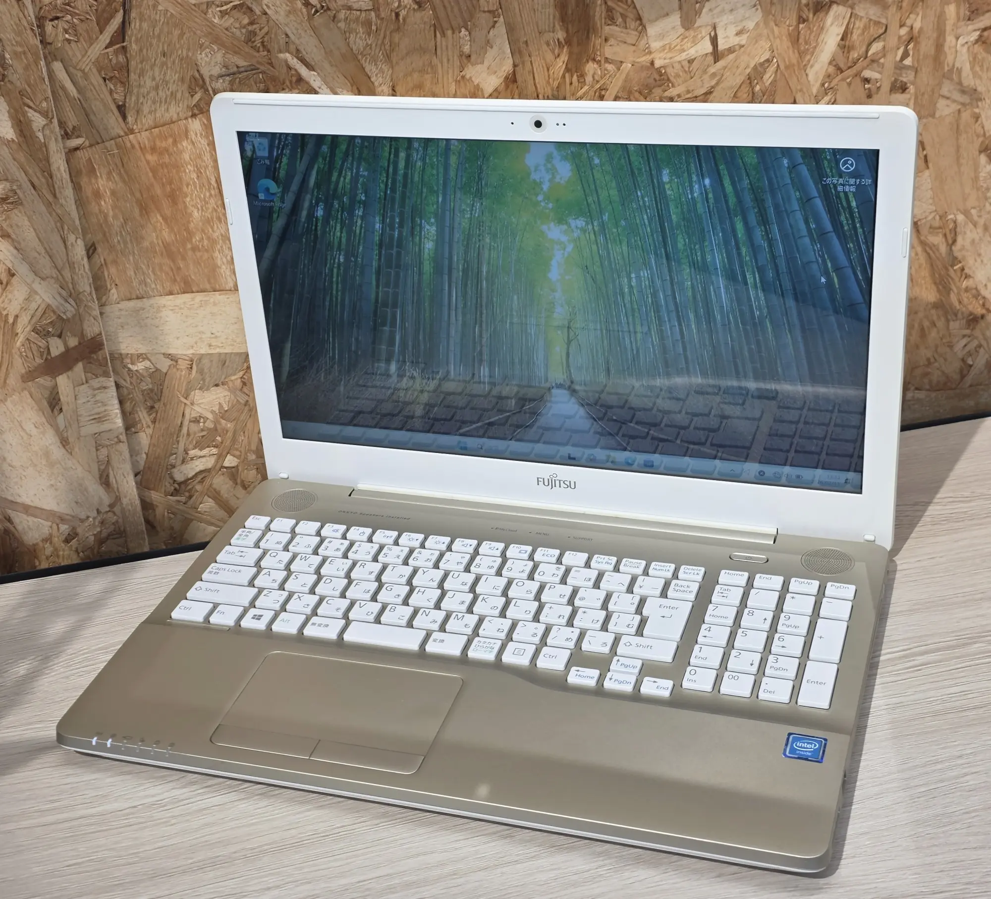 富士通LIFEBOOK AH42/B2 (第7世代CPU)