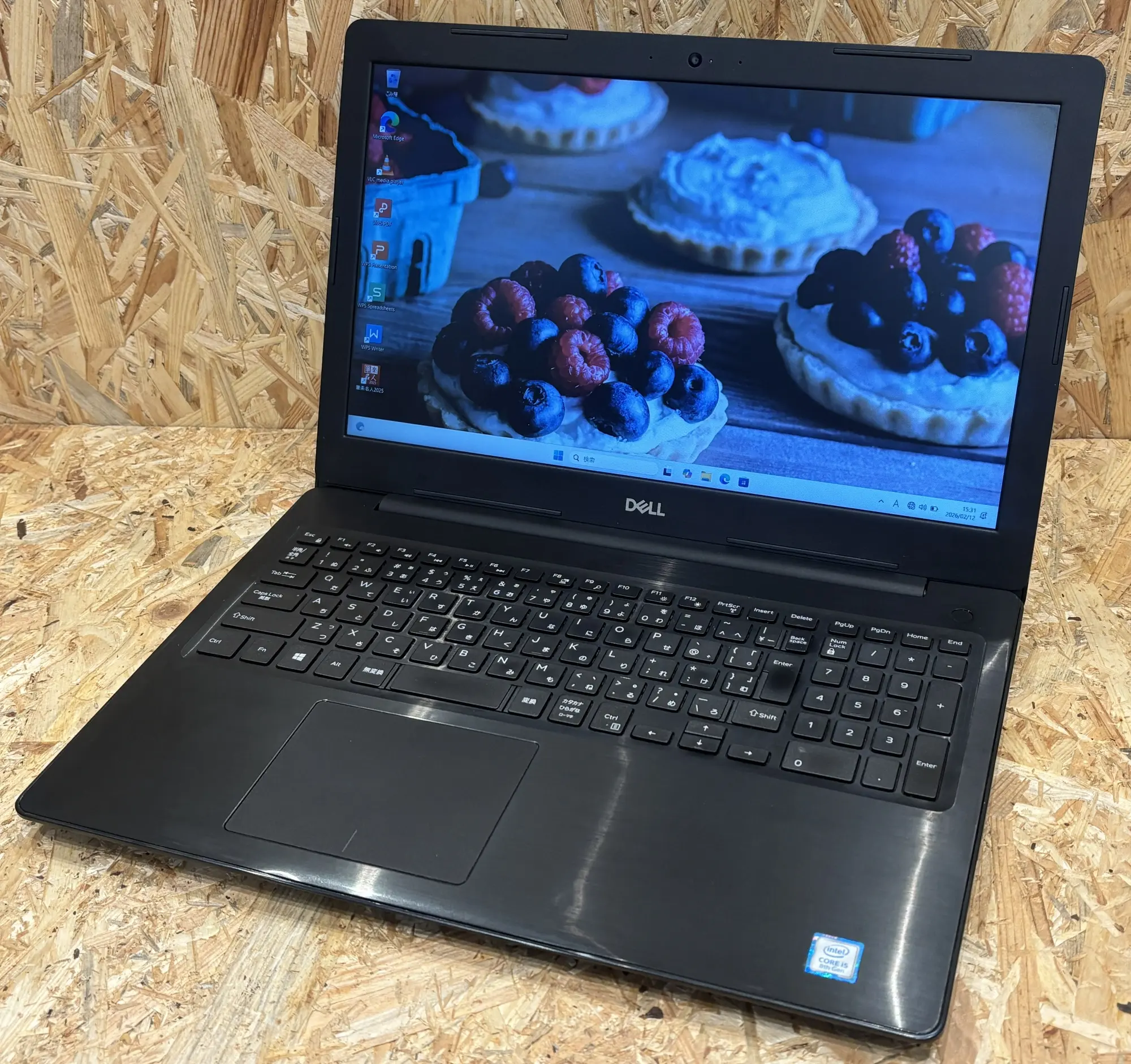 DELL Inspiron P75F001 (第8世代CPU)