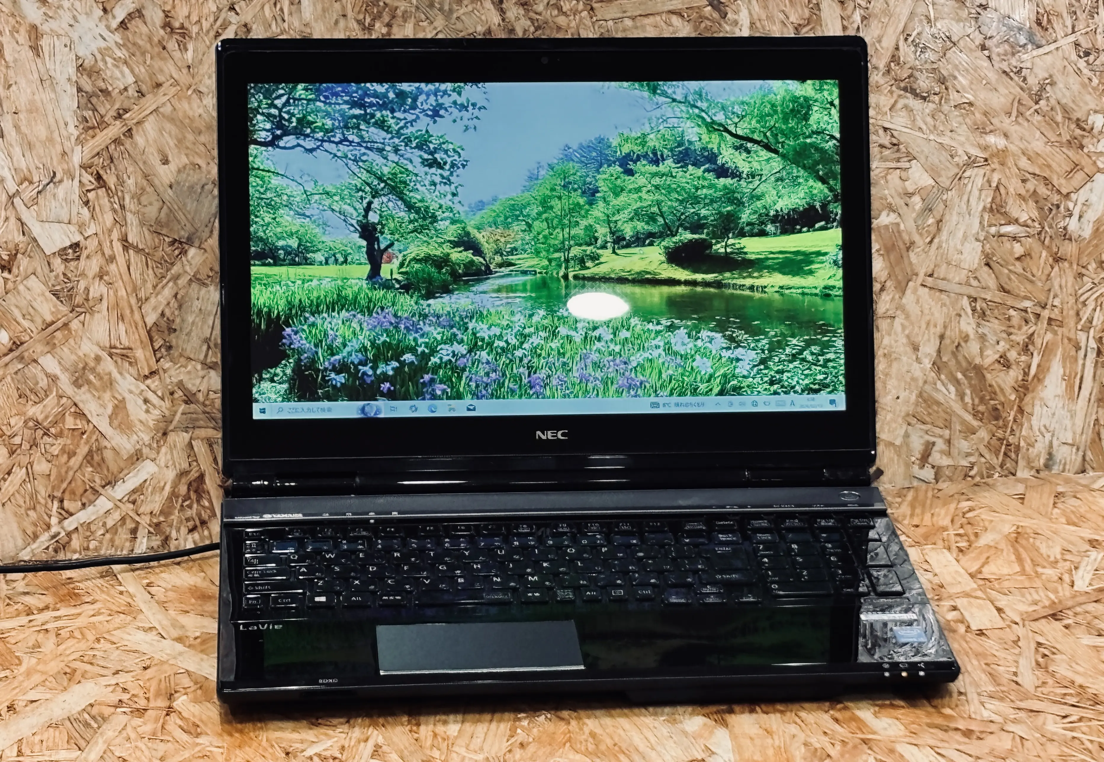 LaVie L LL750/TSG（Windows10のPCなので、ネットワーク環境以外の作業用PCに最適です）
