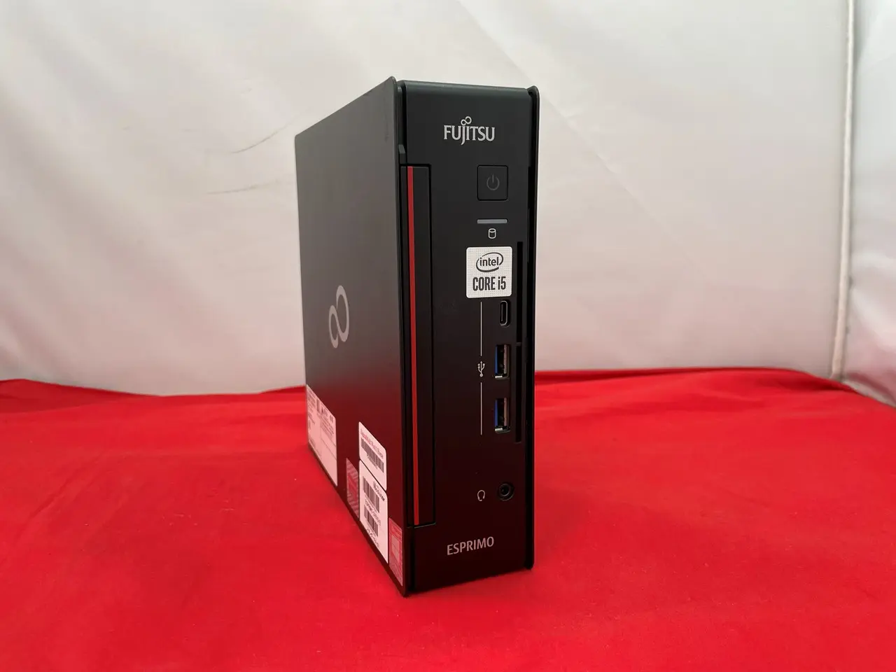 富士通 ESPRIMO Q7010/E （第10世代CPU）