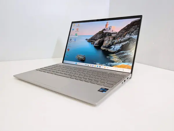 NEC PC-XC750DAG 軽量だけど14インチで見やすい画面！