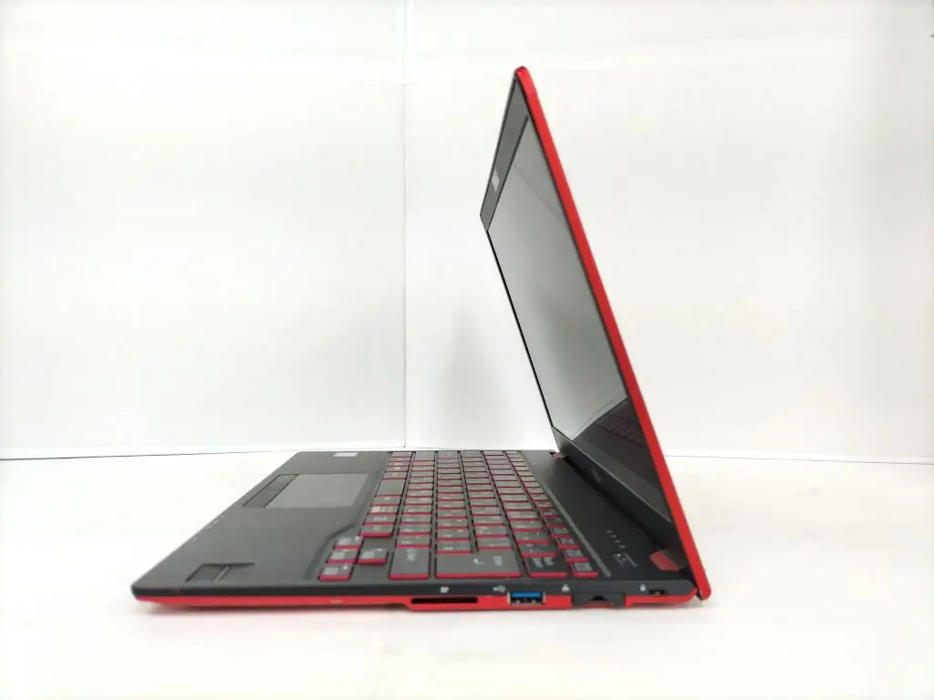 富士通 LIFEBOOK UH75/B3 (Corei7-8550U 1.8GHz /8GB/ SSD:256GB