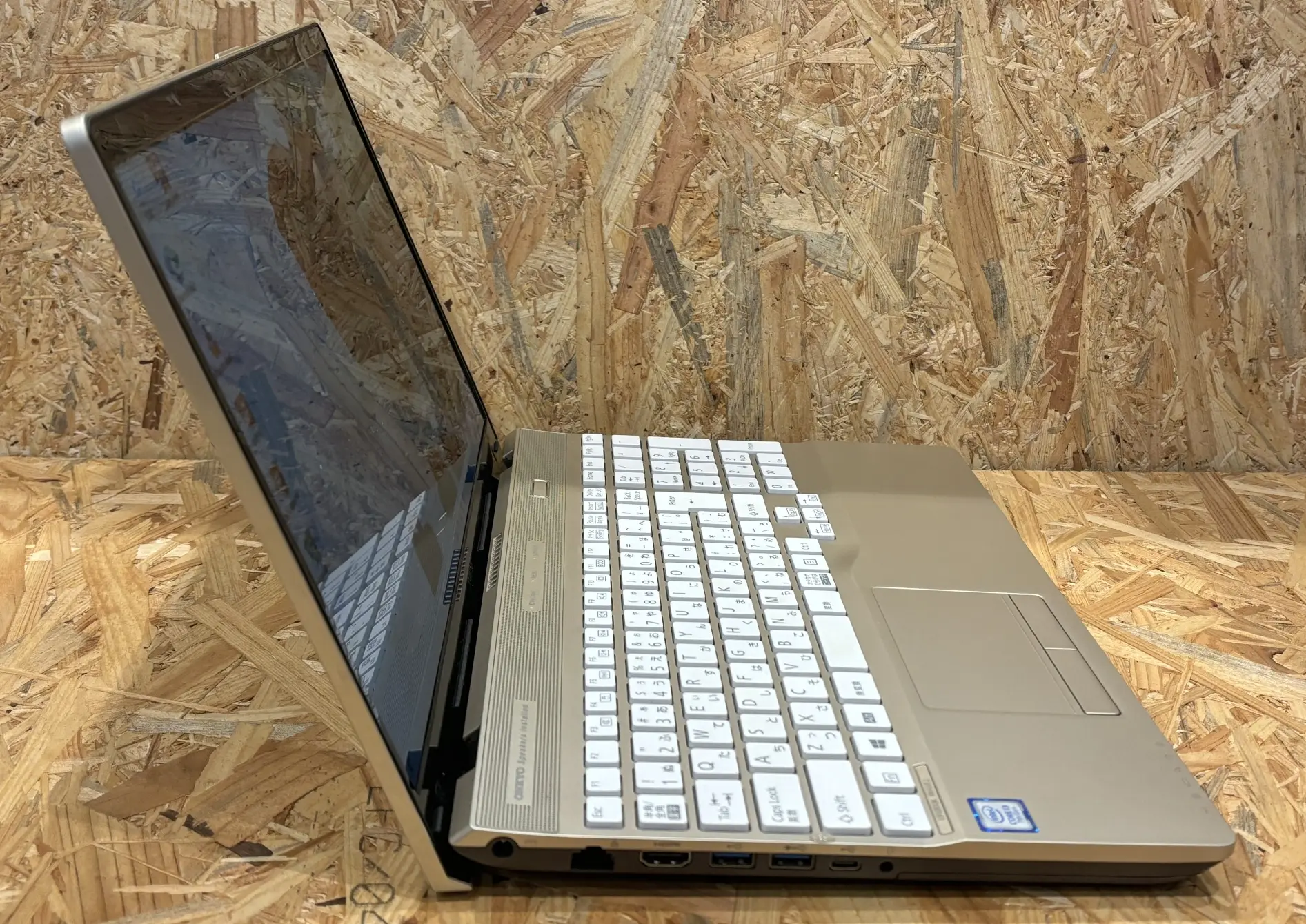 富士通 LIFEBOOK AH45/C2 (CPU:Core i3 7100U 2.4GHz/メモリ:8GB/SSD