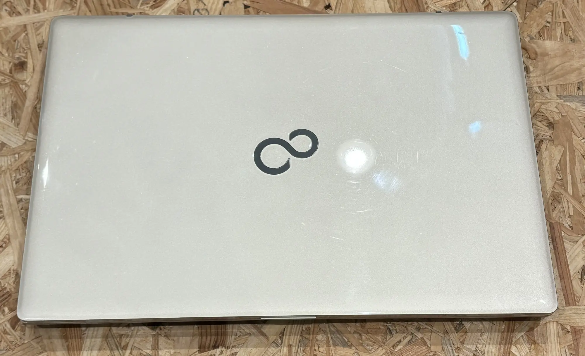 富士通 LIFEBOOK AH45/C2 (CPU:Core i3 7100U 2.4GHz/メモリ:8GB/SSD