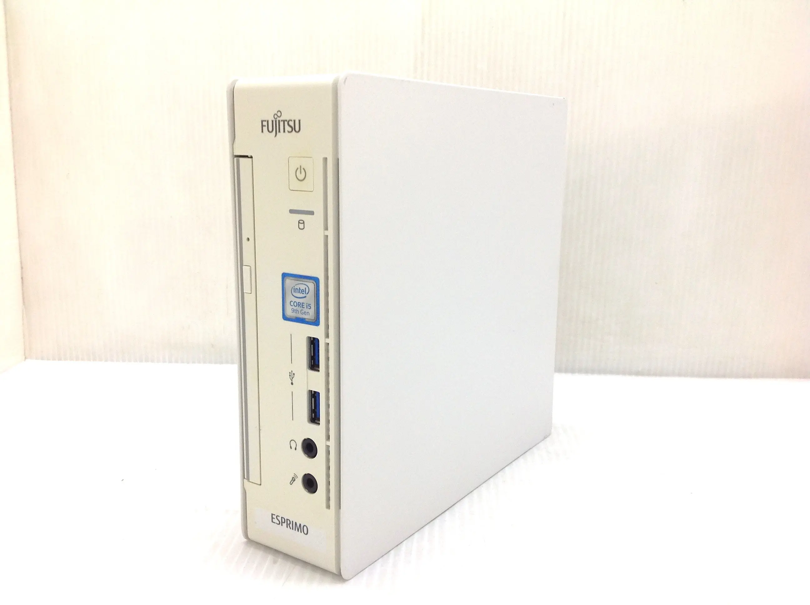 富士通 ESPRIMO Q558/B Win11・SSD500GB・メモリ16GBモデル