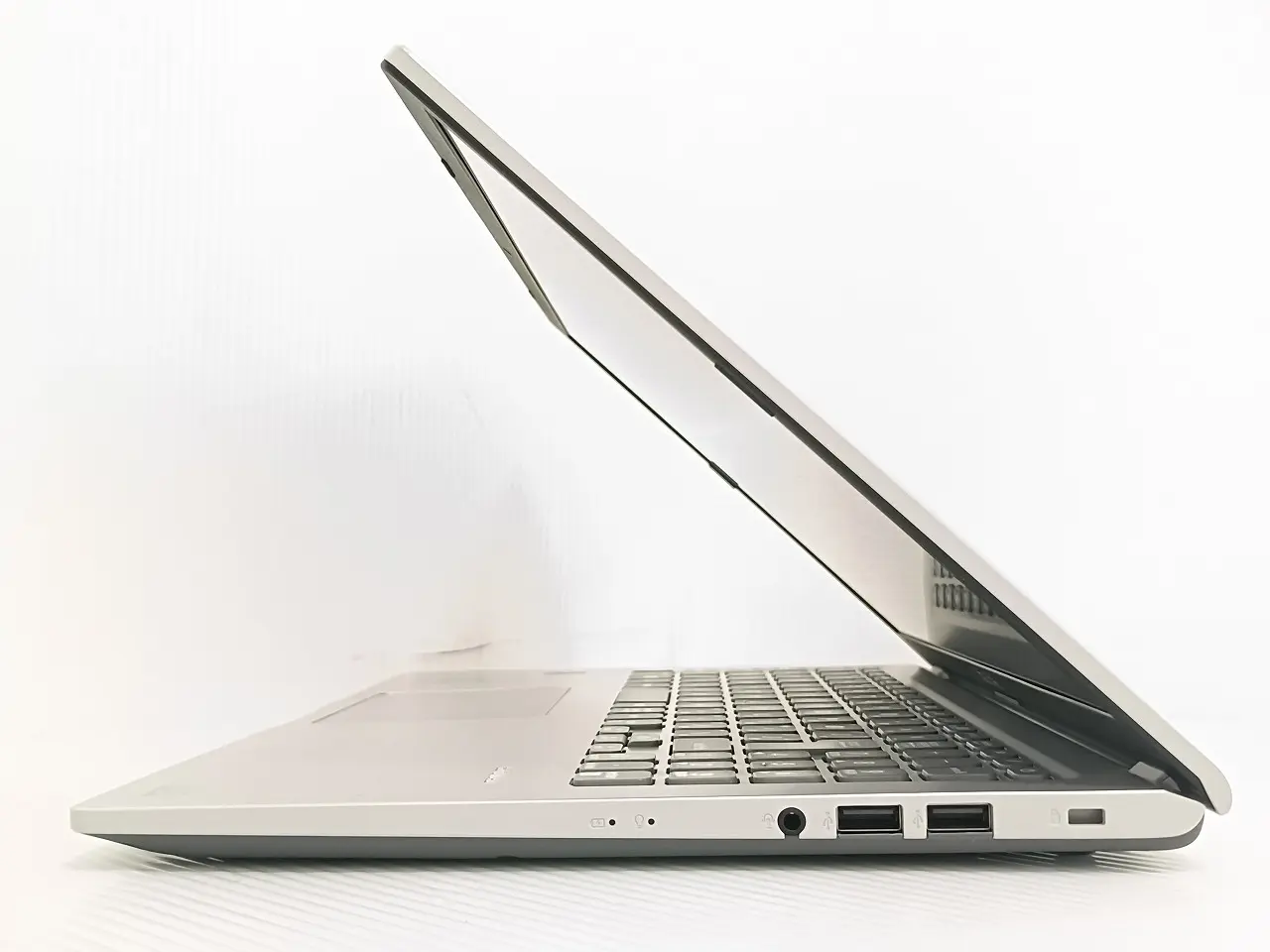 ASUS X515EA (第11世代CPU)