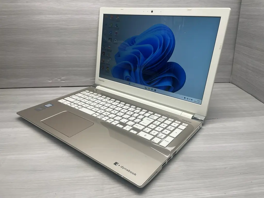 東芝 dynabook T65/GG（第8世代CPU）