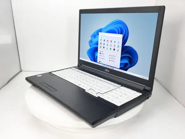 富士通 LIFEBOOK A579/B（第8世代CPU）