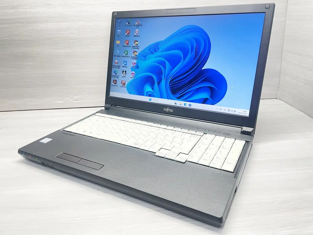 富士通 LIFEBOOK A579/A(8世代)
