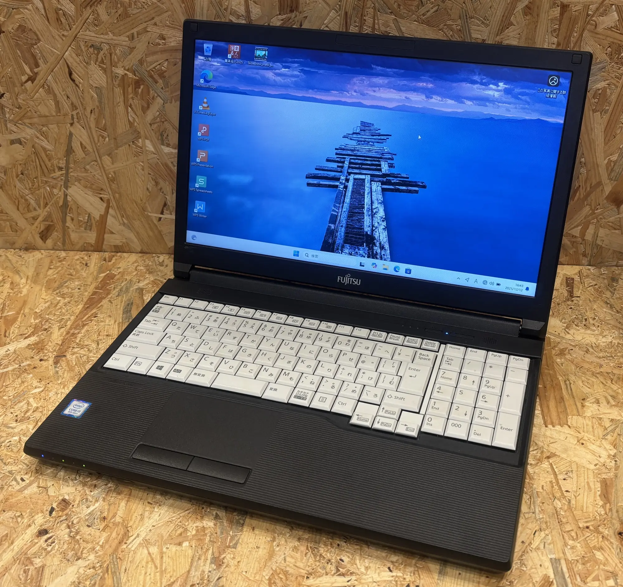 富士通 LIFEBOOK A579/A（第8世代CPU）