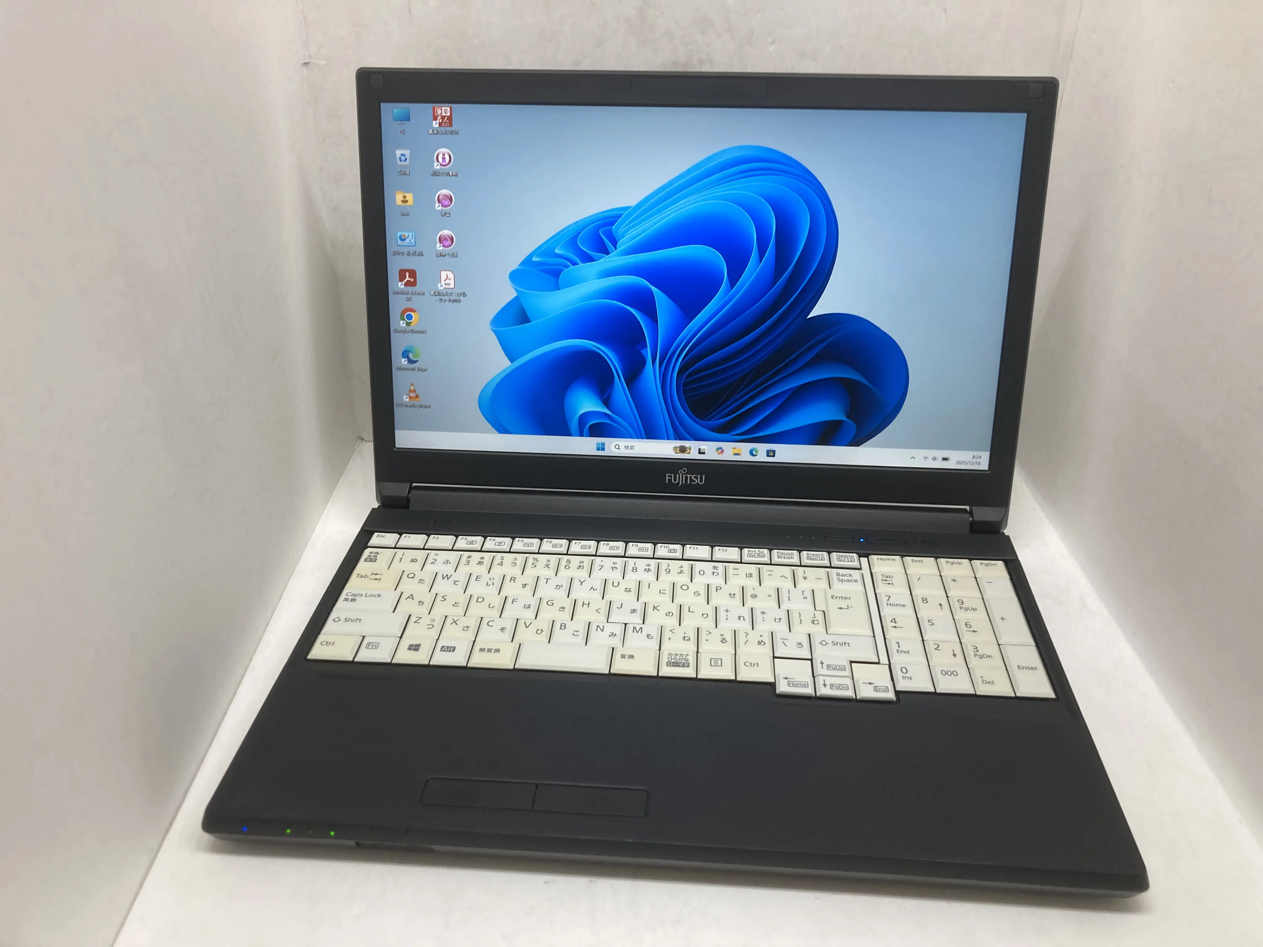FUJITSU LIFEBOOK A579/B（第8世代Corei3）