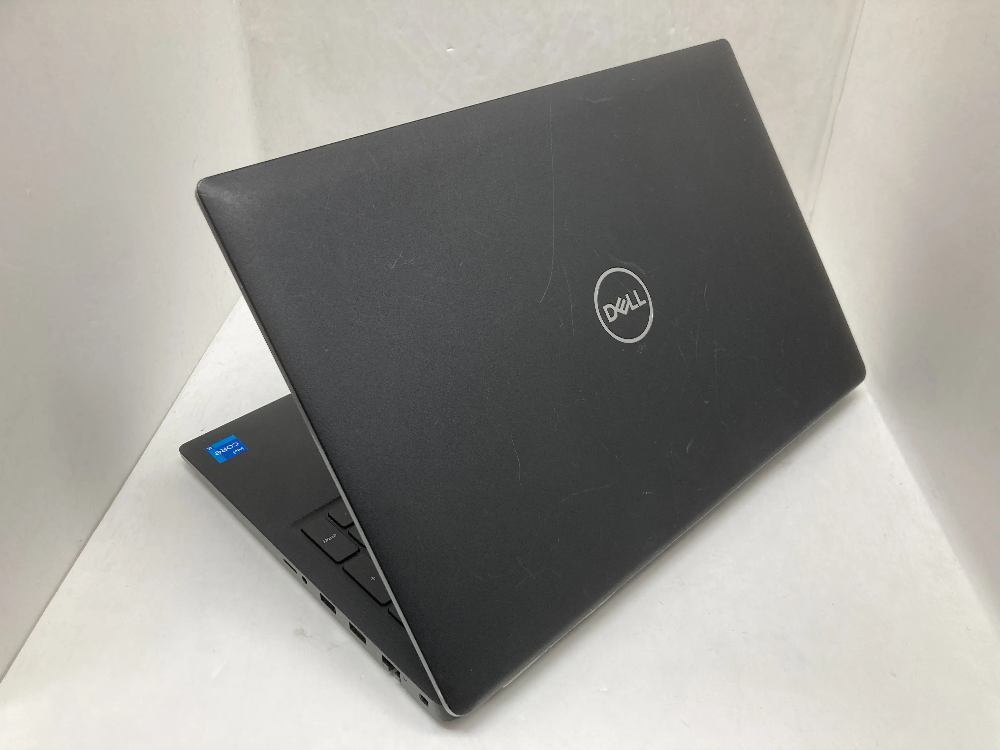 Latitude 3520(CPU： Core i5 1135G7 2.4GHz/メモリ：16GB/SSD：256GB)