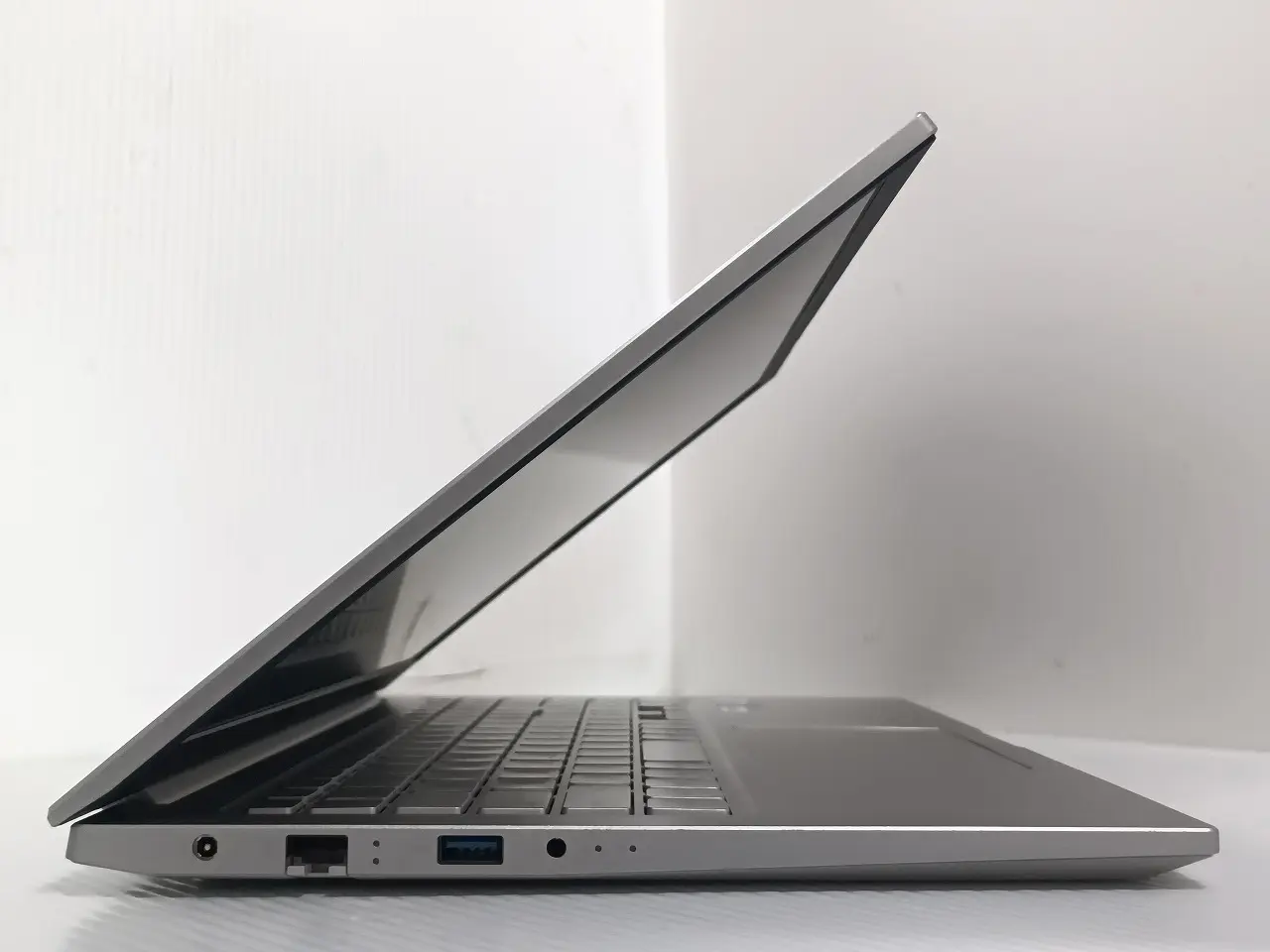 Thirdwave DX-R5 第13世代Corei5 16GB 512GB THIRDWAVE DX-R5」の実機レビュー！Core i5搭載でコスパ良好な15.6型