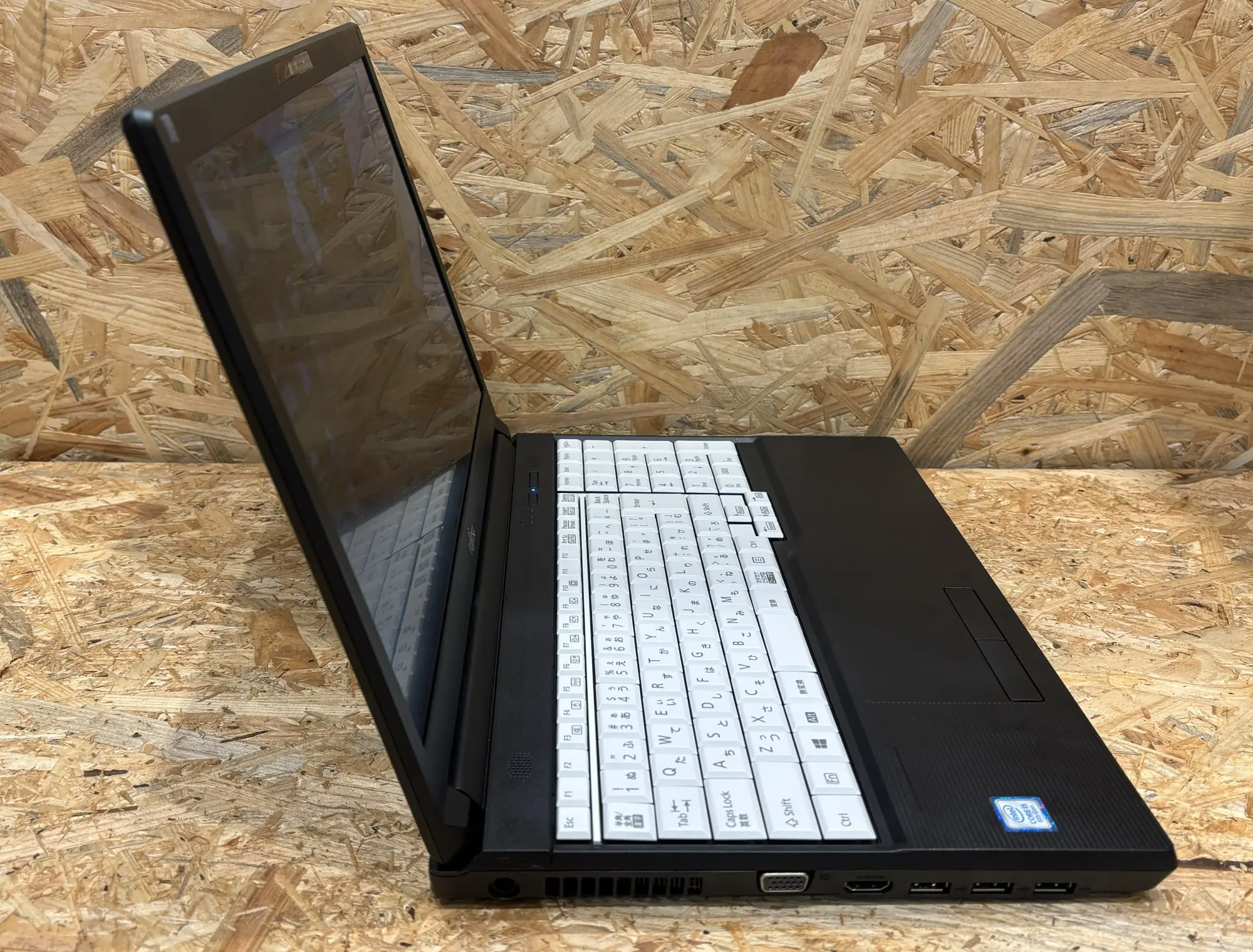 富士通 LIFEBOOK A579/A (CPU：Core i5 8365U 1.6GHz/メモリ：4GB/ SSD