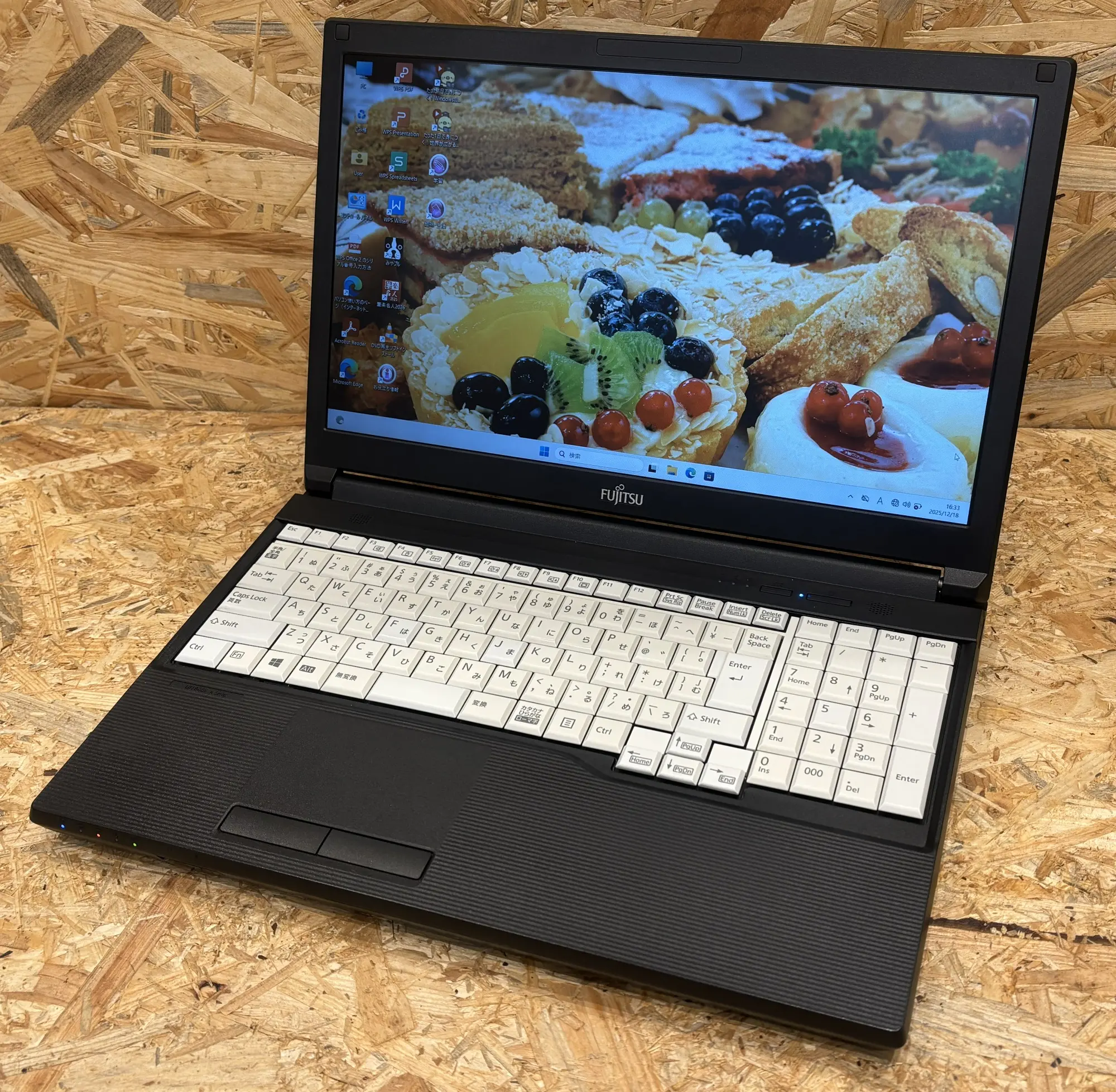 富士通 LIFEBOOK A579/B (第8世代CPU)