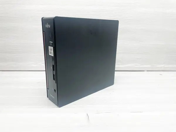 富士通 ESPRIMO Q7010/E (CPU:Core i5 10500T 2.3GHz/メモリ:8GB/SSD